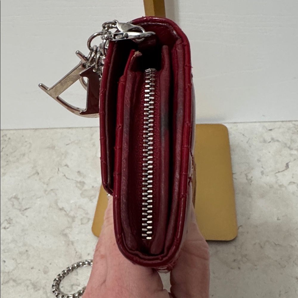 DIOR ♥️ patent cannage wallet on chain ♥️ - Picture 4 of 15